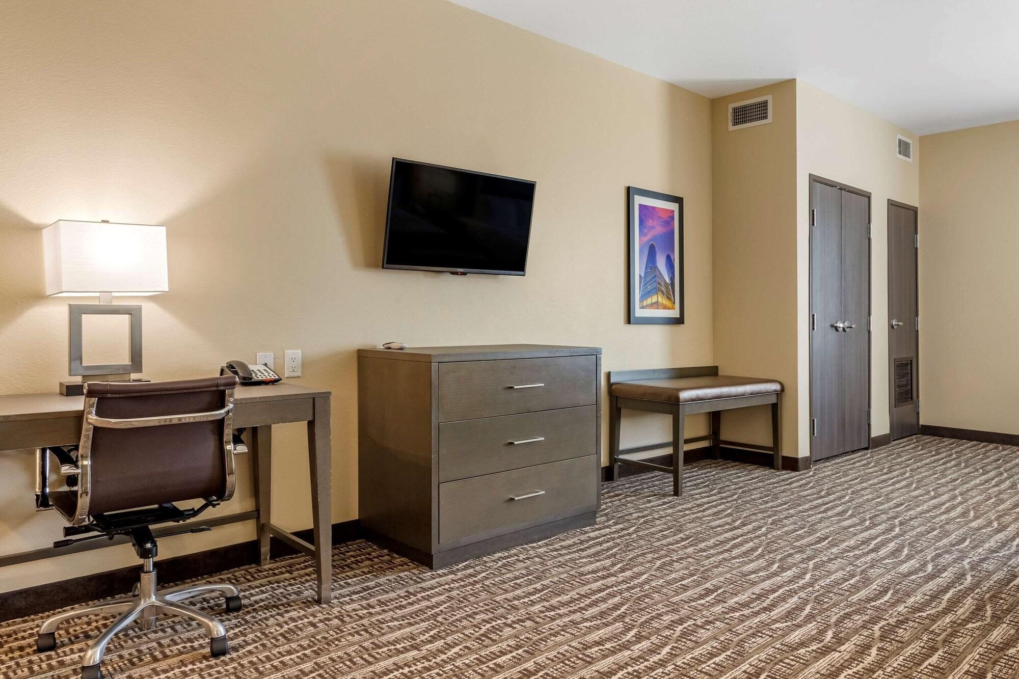 Comfort Suites Near Sam Houston Race Park Zewnętrze zdjęcie
