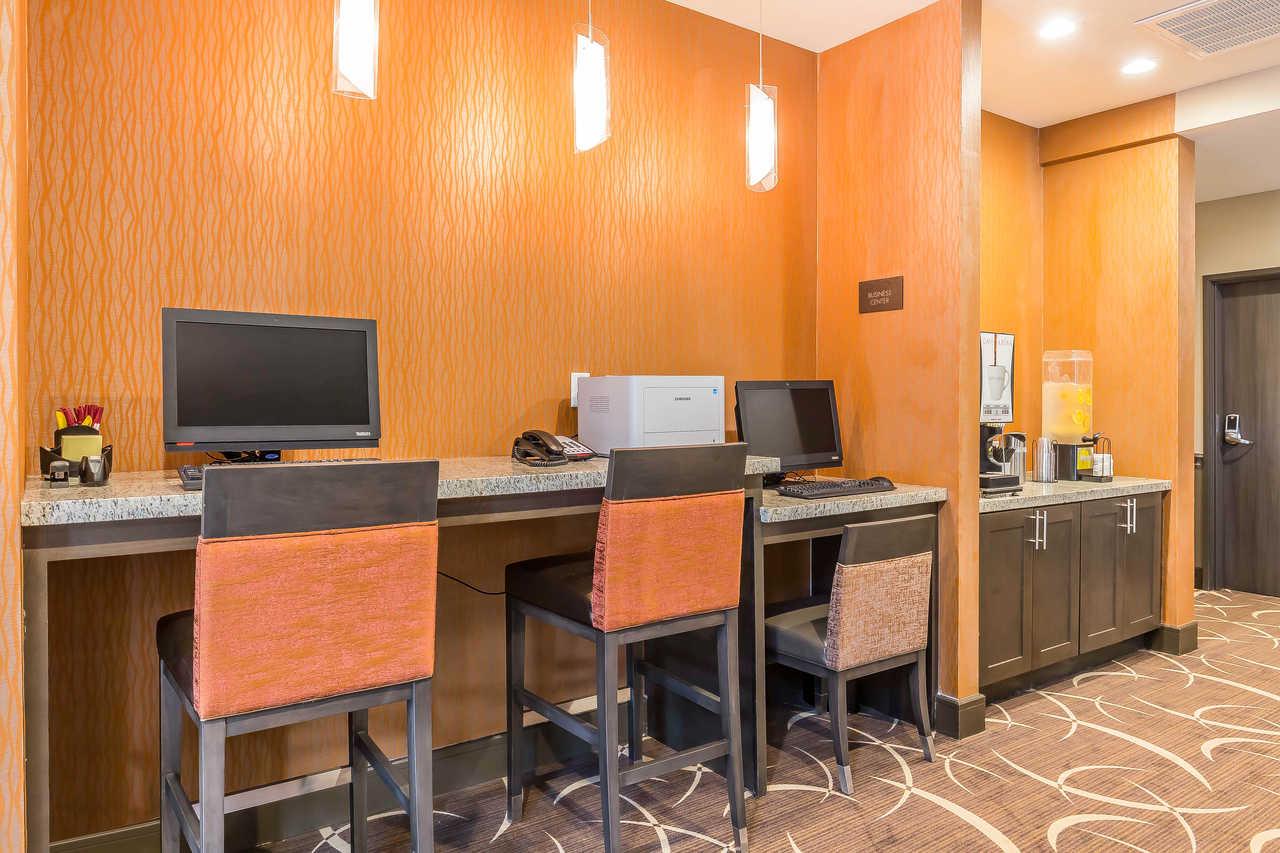 Comfort Suites Near Sam Houston Race Park Zewnętrze zdjęcie