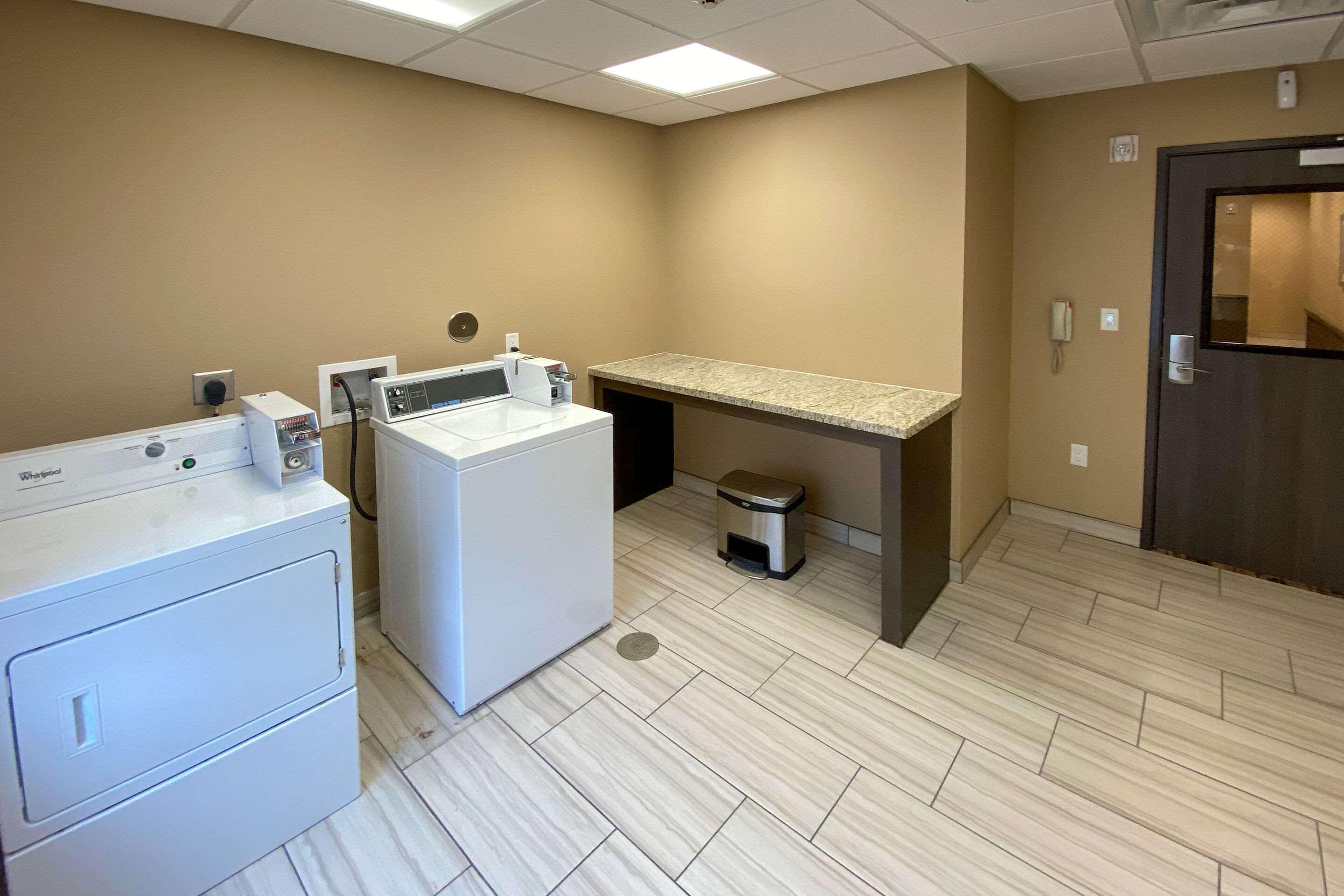 Comfort Suites Near Sam Houston Race Park Zewnętrze zdjęcie