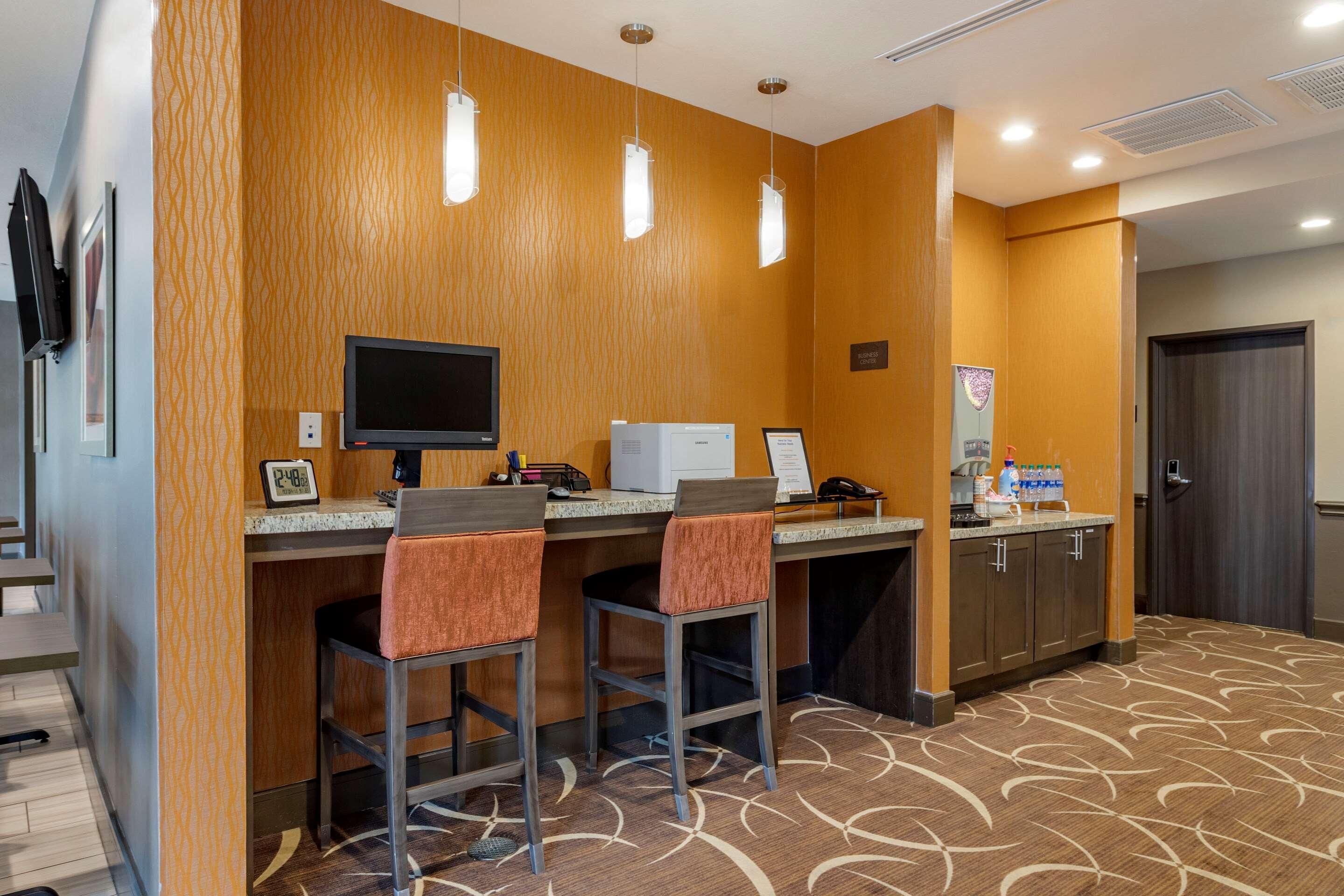 Comfort Suites Near Sam Houston Race Park Zewnętrze zdjęcie