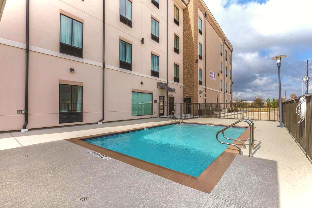 Comfort Suites Near Sam Houston Race Park Zewnętrze zdjęcie